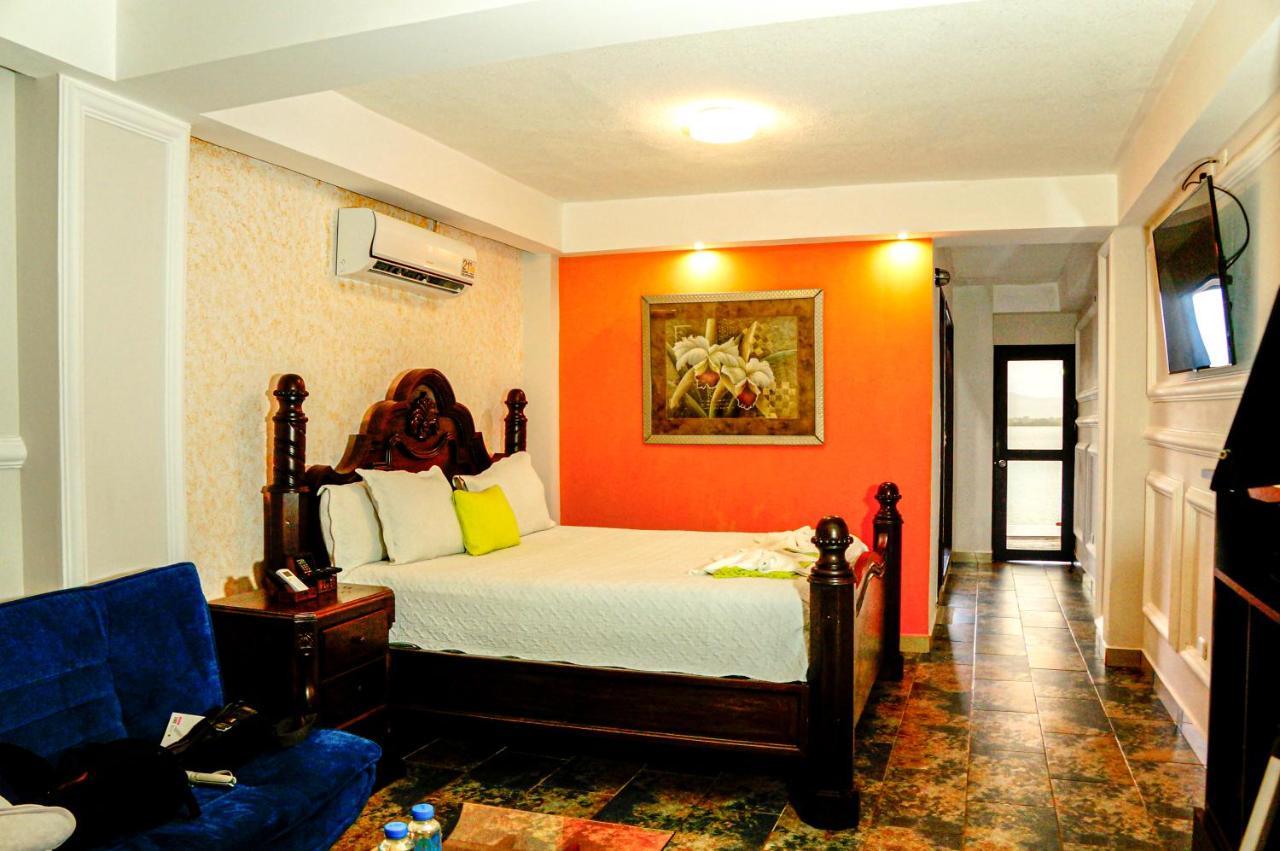 Hotel Mi Paraiso Rio Dulce Castillo de San Felipe ภายนอก รูปภาพ