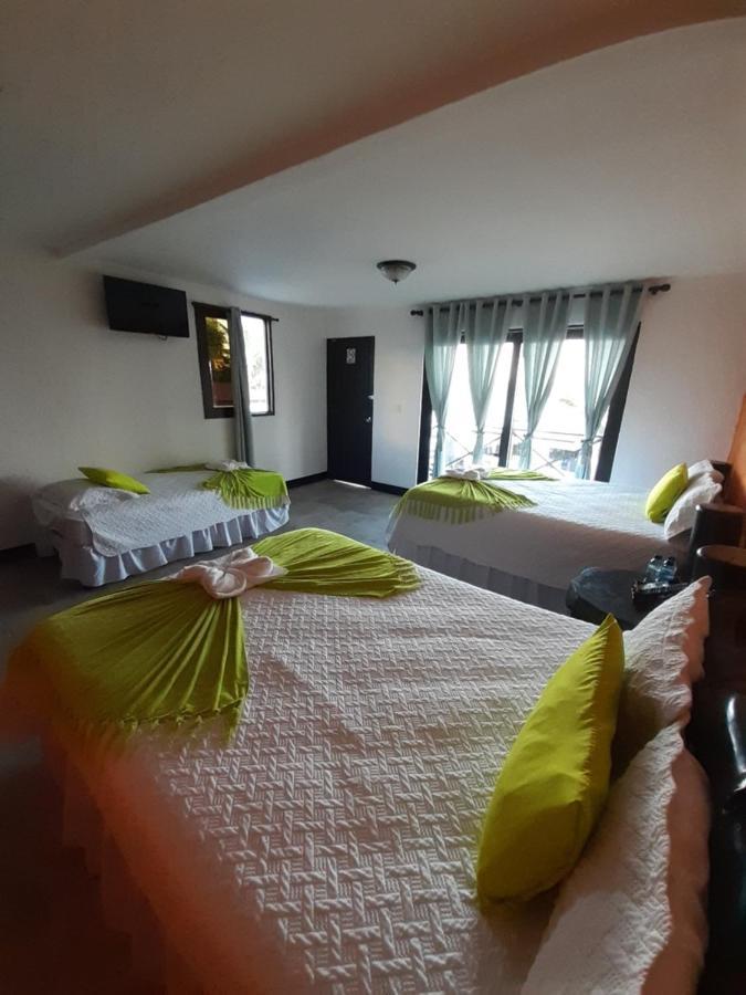 Hotel Mi Paraiso Rio Dulce Castillo de San Felipe ภายนอก รูปภาพ