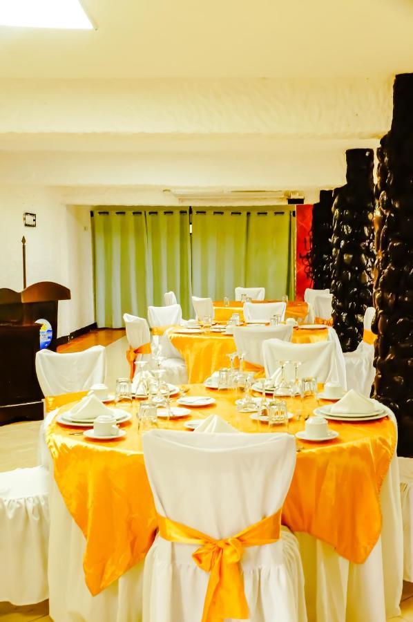 Hotel Mi Paraiso Rio Dulce Castillo de San Felipe ภายนอก รูปภาพ