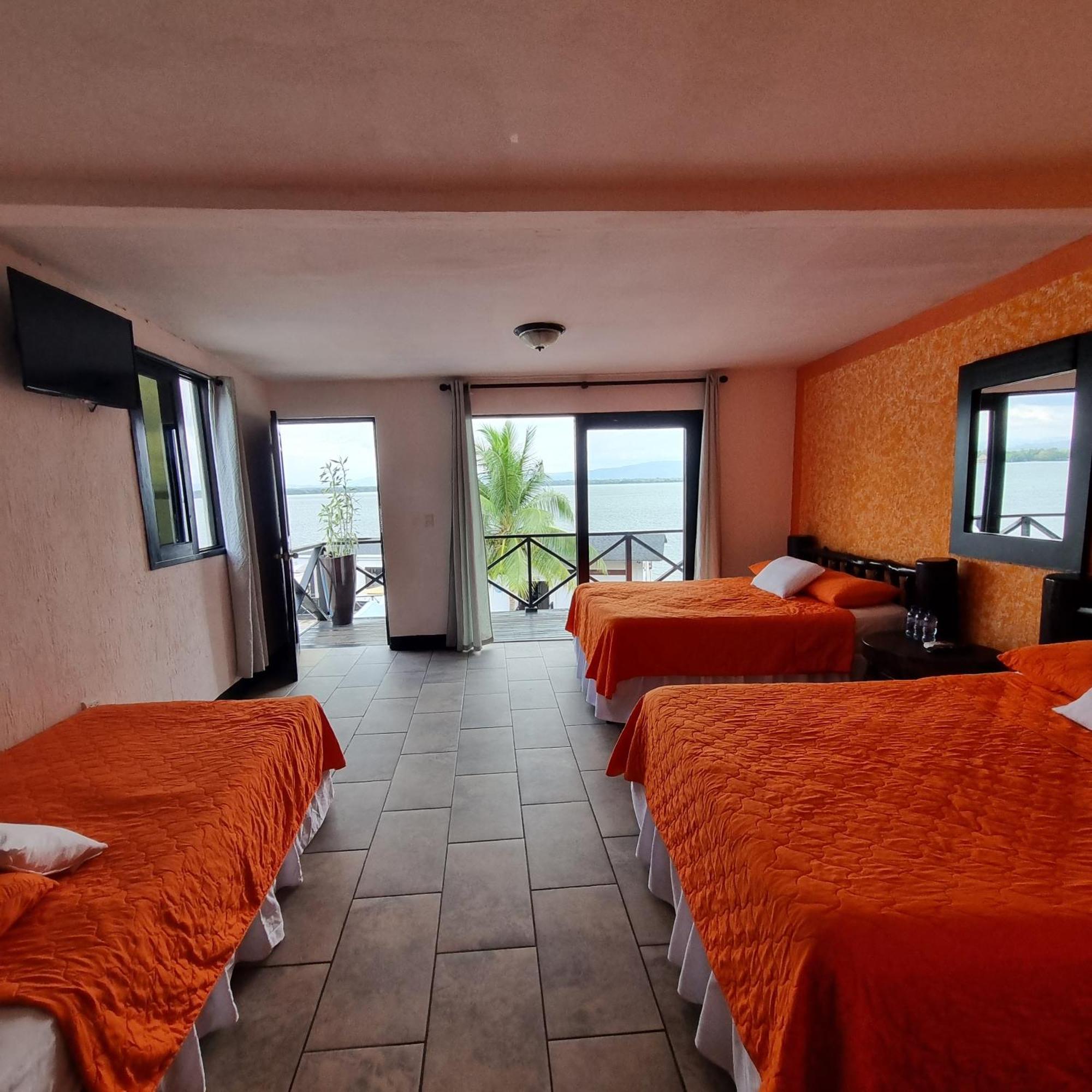 Hotel Mi Paraiso Rio Dulce Castillo de San Felipe ภายนอก รูปภาพ