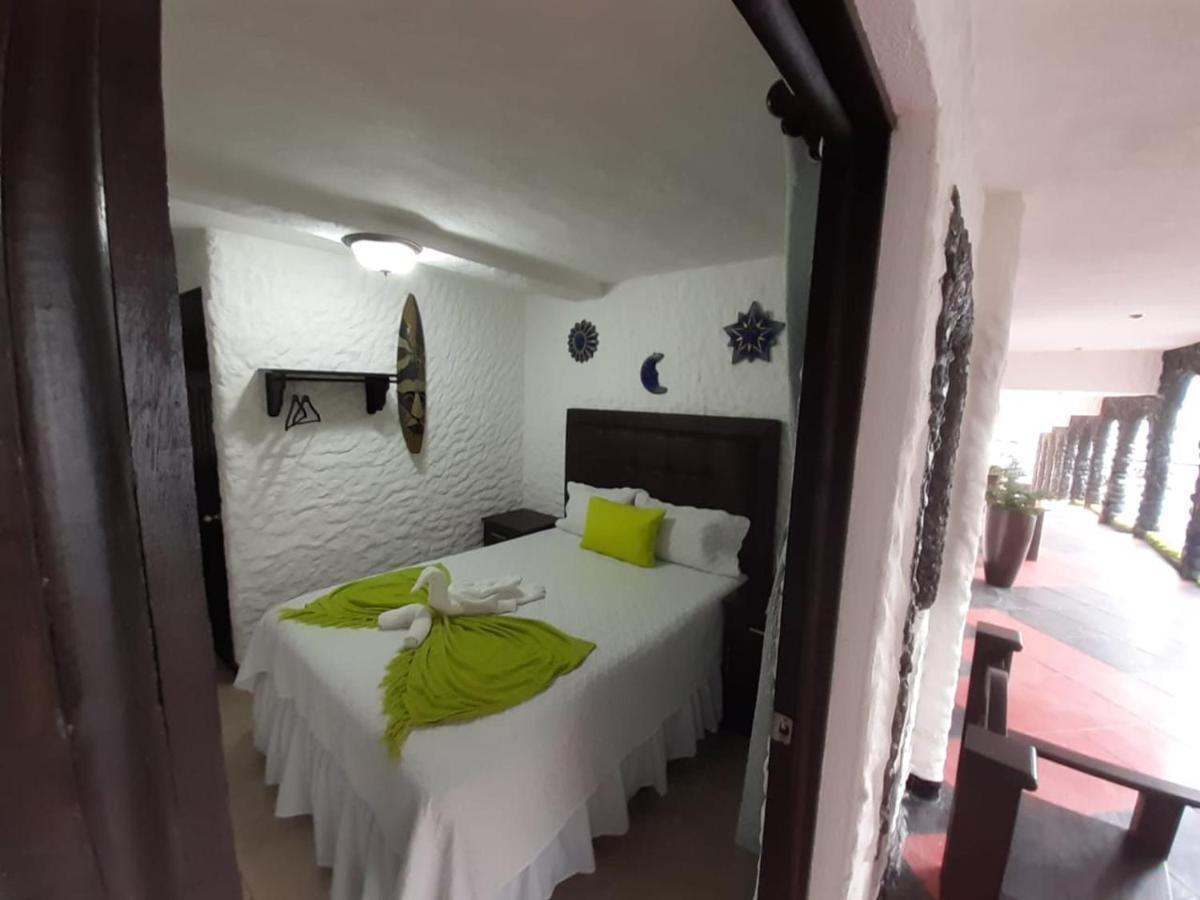 Hotel Mi Paraiso Rio Dulce Castillo de San Felipe ภายนอก รูปภาพ