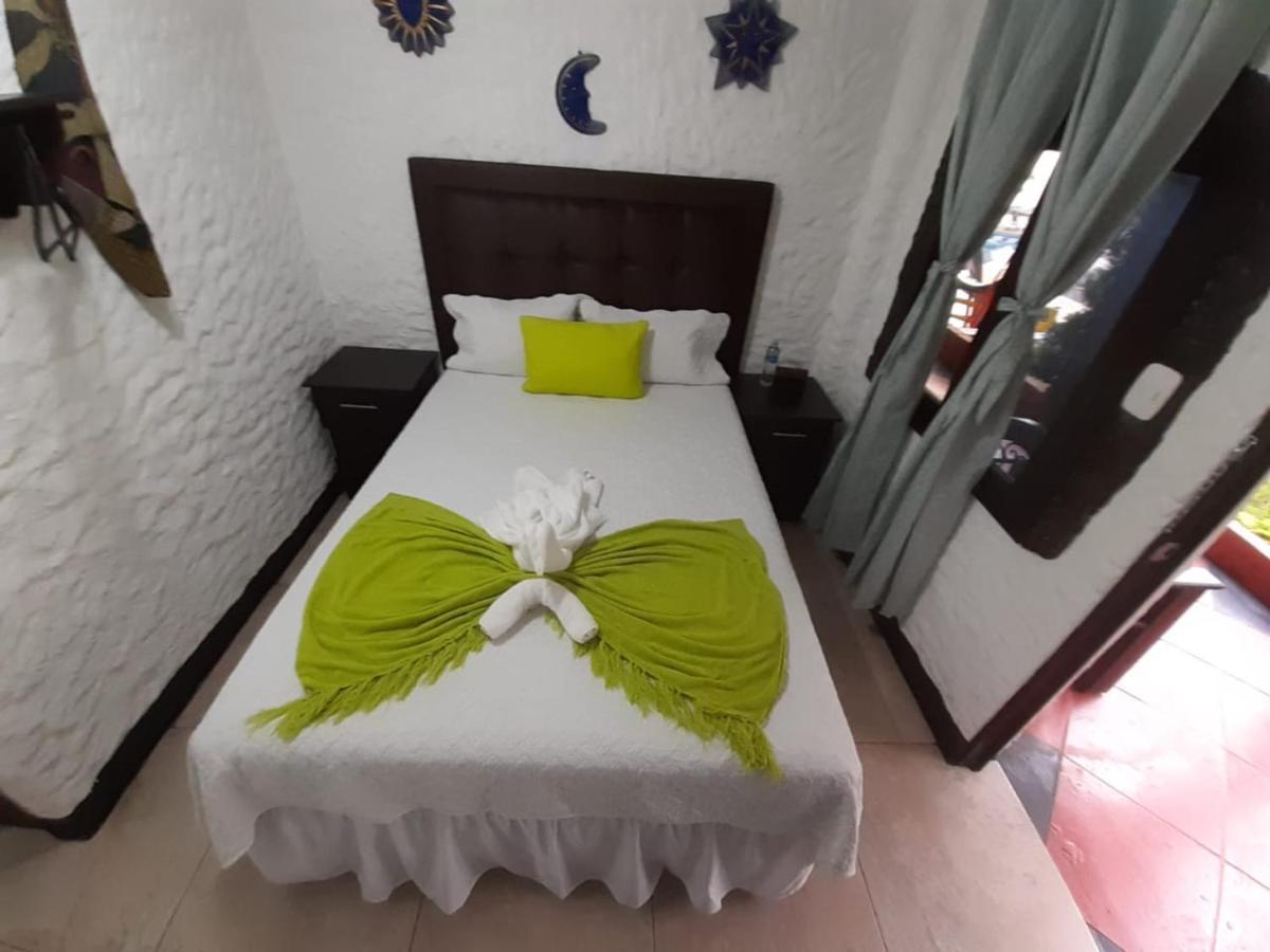 Hotel Mi Paraiso Rio Dulce Castillo de San Felipe ภายนอก รูปภาพ